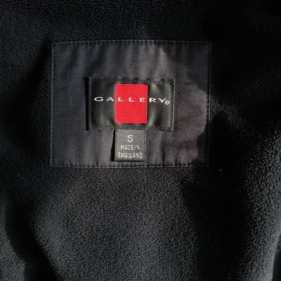 Gallery Black Trench Coat with a Belted Waist and Pockets - Picture 7 of 9